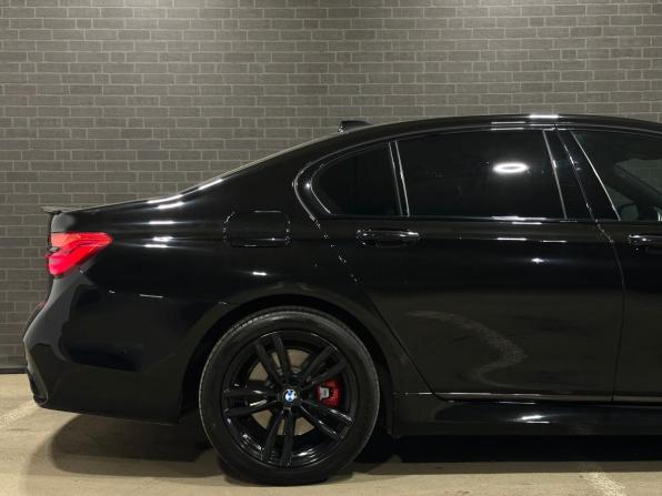 BMW 7 серии VI (G11/G12) с пробегом 2017 года, цена 3 090 000 рублей, 201222 км, седан, Автокод Объявления