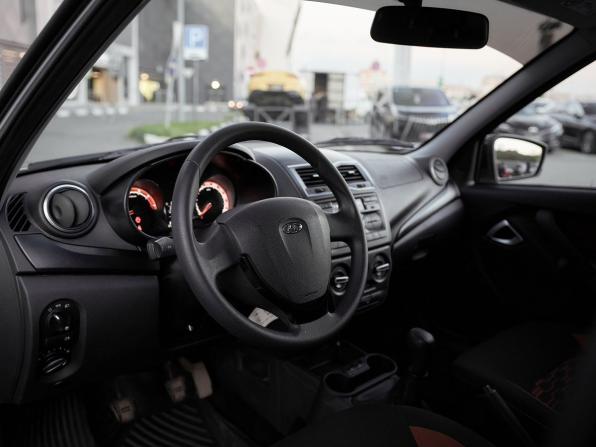 Lada (ВАЗ) Granta I Рестайлинг с пробегом 2024 года, цена 945 000 рублей, 38733 км, универсал, Автокод Объявления