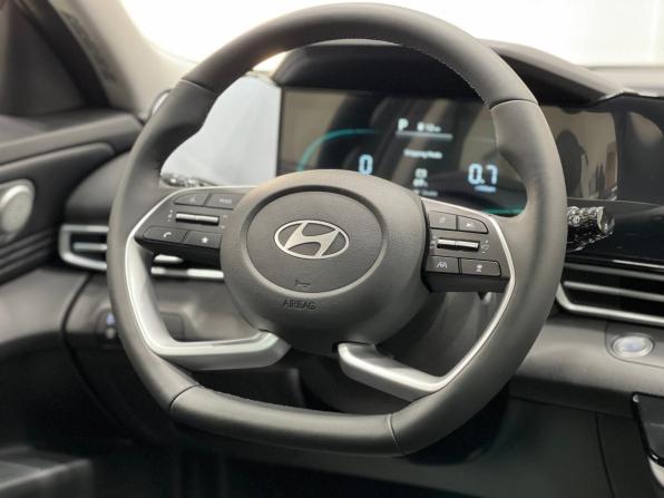 Hyundai Elantra VII (CN7) Рестайлинг с пробегом 2025 года, цена 2 490 000 рублей, 30 км, седан, Автокод Объявления