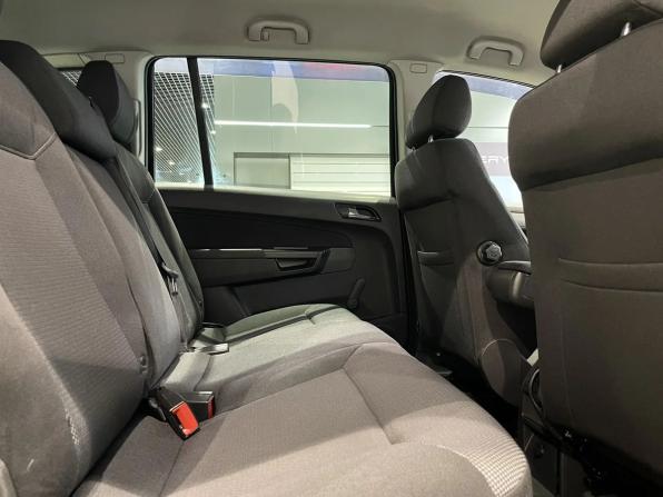 Opel Zafira B Рестайлинг с пробегом 2011 года, цена 682 000 рублей, 262075 км, компактвэн, Автокод Объявления