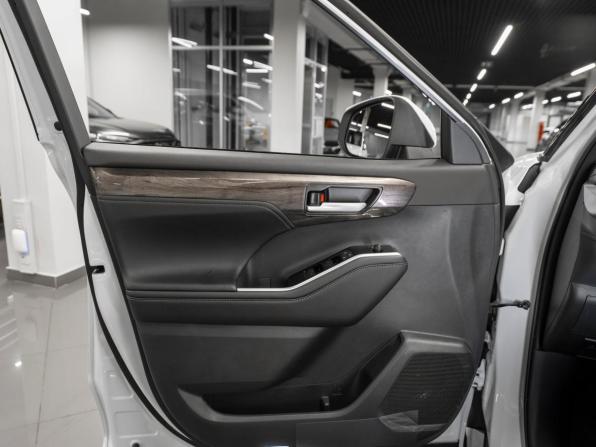 Toyota Highlander IV (XU70) с пробегом 2026 года, цена 5 300 000 рублей, 41 км, внедорожник, Автокод Объявления