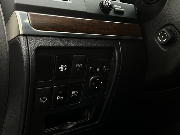Toyota Land Cruiser 200 Series Рестайлинг 2 с пробегом 2015 года, цена 5 690 000 рублей, 130062 км, внедорожник, Автокод Объявления