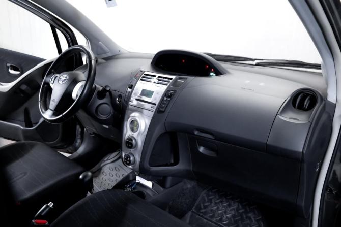 Toyota Yaris II с пробегом 2008 года, цена 499 000 рублей, 127127 км, хэтчбек, Автокод Объявления