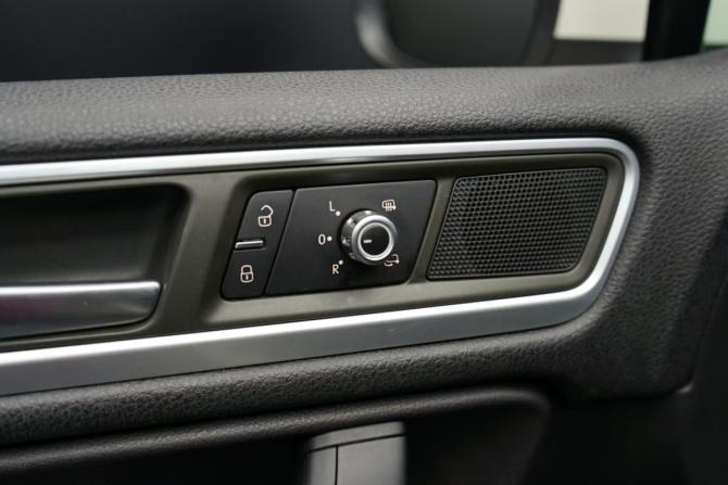Volkswagen Touareg II с пробегом 2011 года, цена 2 199 000 рублей, 219984 км, внедорожник, Автокод Объявления