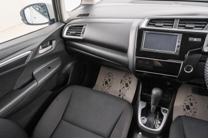 Honda Fit III Рестайлинг с пробегом 2019 года, цена 1 359 000 рублей, 56000 км, хэтчбек, Автокод Объявления