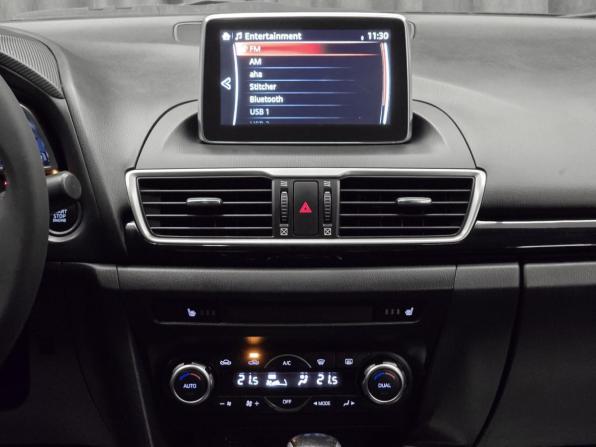 Mazda 3 III (BM) с пробегом 2015 года, цена 1 350 000 рублей, 149000 км, седан, Автокод Объявления