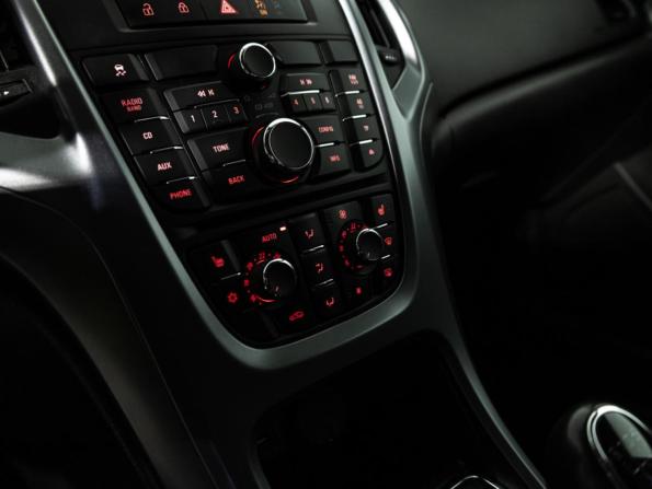 Opel Astra J Рестайлинг с пробегом 2013 года, цена 799 585 рублей, 197547 км, универсал, Автокод Объявления