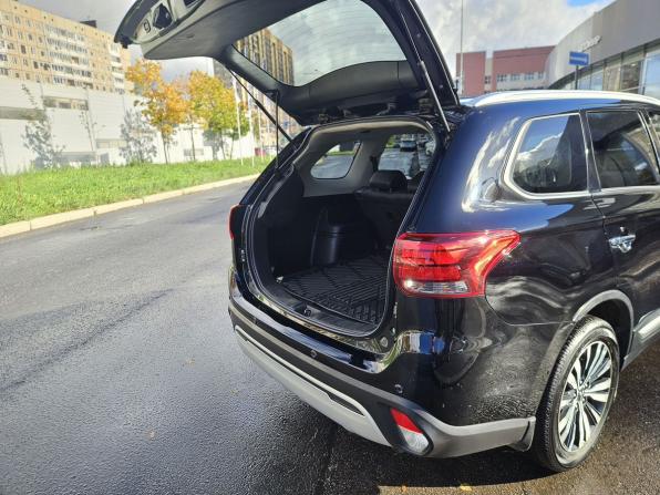 Mitsubishi Outlander III Рестайлинг 3 с пробегом 2021 года, цена 2 700 000 рублей, 71289 км, внедорожник, Автокод Объявления
