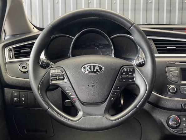 Kia Ceed II Рестайлинг с пробегом 2018 года, цена 1 297 000 рублей, 105331 км, универсал, Автокод Объявления