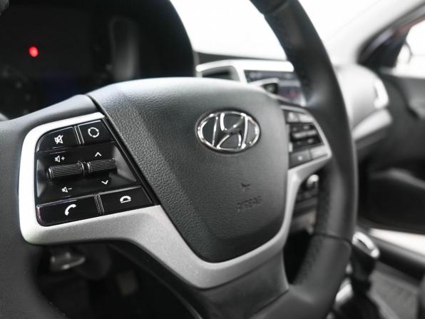 Hyundai Solaris II Рестайлинг с пробегом 2021 года, цена 1 399 900 рублей, 168000 км, седан, Автокод Объявления