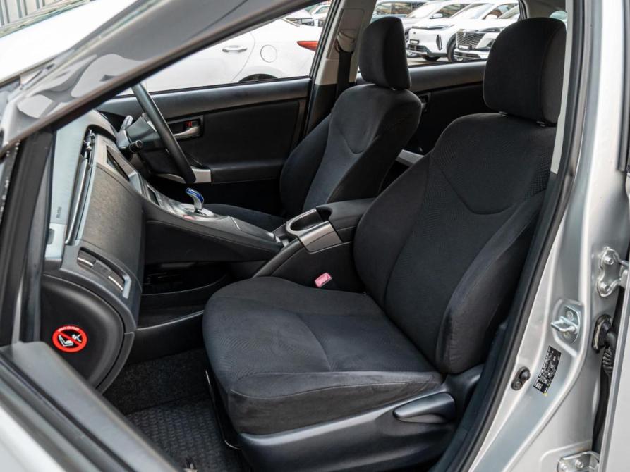 Toyota Prius III Рестайлинг (XW30) Краснодар  - изображение 8