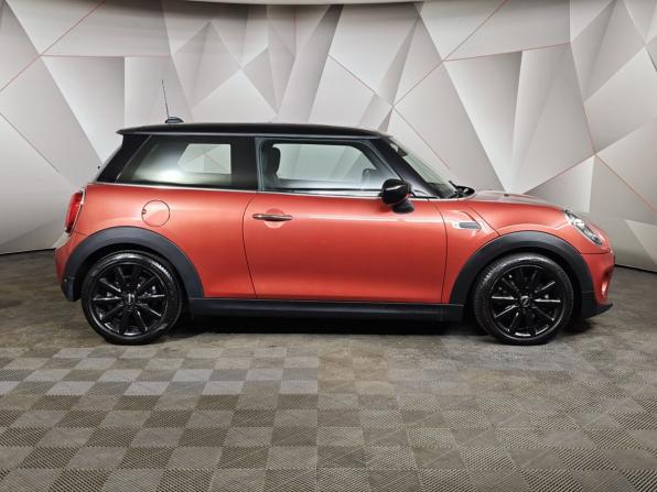 Mini Hatch III (F55/F56) Рестайлинг с пробегом 2020 года, цена 2 399 000 рублей, 45006 км, хэтчбек, Автокод Объявления