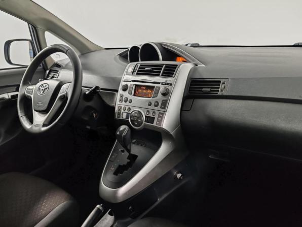 Toyota Verso I с пробегом 2011 года, цена 889 000 рублей, 274383 км, компактвэн, Автокод Объявления