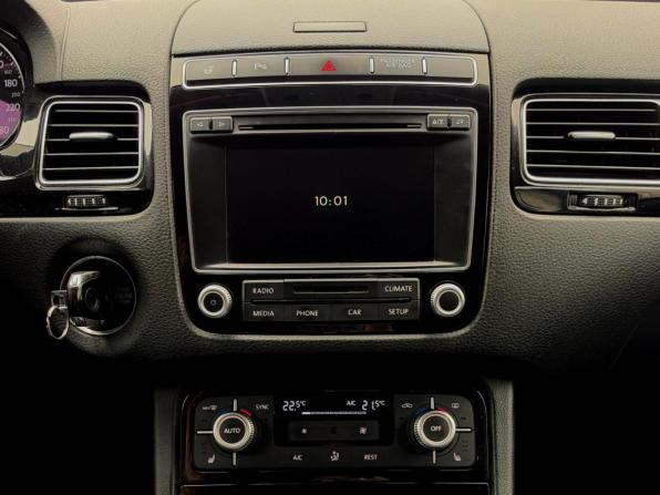 Volkswagen Touareg II Рестайлинг с пробегом 2015 года, цена 2 400 000 рублей, 249587 км, внедорожник, Автокод Объявления