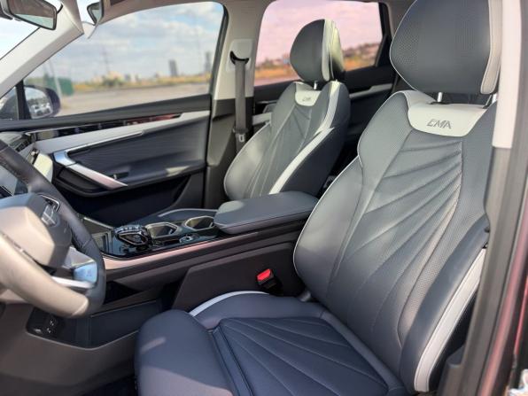 Geely Atlas II с пробегом 2023 года, цена 2 700 000 рублей, 53000 км, внедорожник, Автокод Объявления