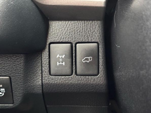 Toyota RAV4 IV (XA40) Рестайлинг с пробегом 2018 года, цена 2 059 000 рублей, 293096 км, внедорожник, Автокод Объявления