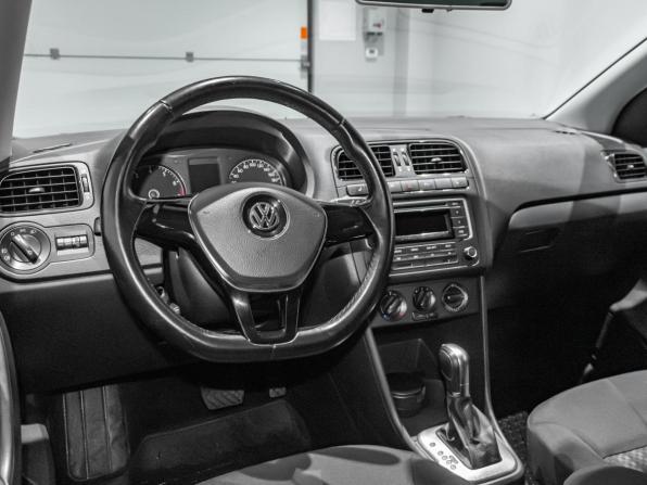 Volkswagen Polo V Рестайлинг с пробегом 2015 года, цена 929 724 рубля, 132952 км, седан, Автокод Объявления