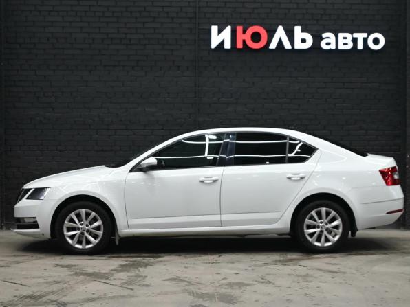 Skoda Octavia III (A7) Рестайлинг с пробегом 2017 года, цена 1 805 000 рублей, 126536 км, лифтбек, Автокод Объявления