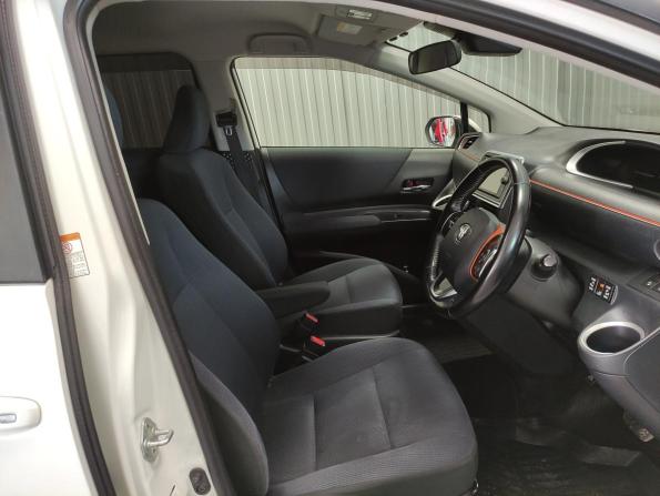 Toyota Sienta II с пробегом 2017 года, цена 1 335 000 рублей, 144000 км, минивэн, Автокод Объявления