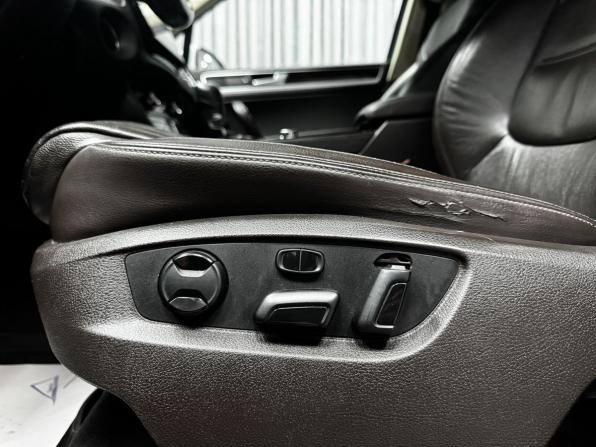 Volkswagen Touareg II с пробегом 2013 года, цена 2 000 000 рублей, 254517 км, внедорожник, Автокод Объявления