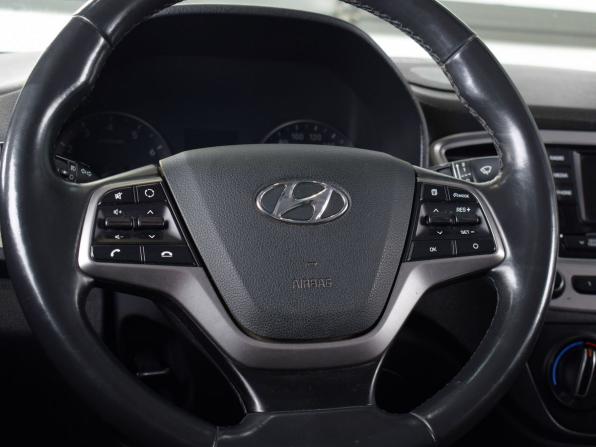 Hyundai Solaris II с пробегом 2019 года, цена 979 995 рублей, 144570 км, седан, Автокод Объявления