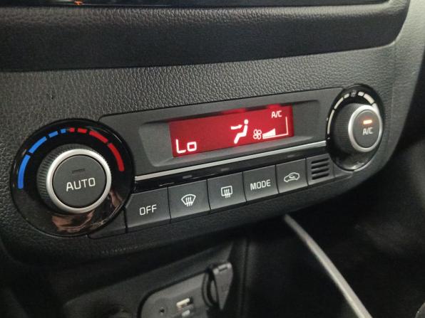 Kia Rio III Рестайлинг с пробегом 2016 года, цена 1 140 000 рублей, 131261 км, седан, Автокод Объявления