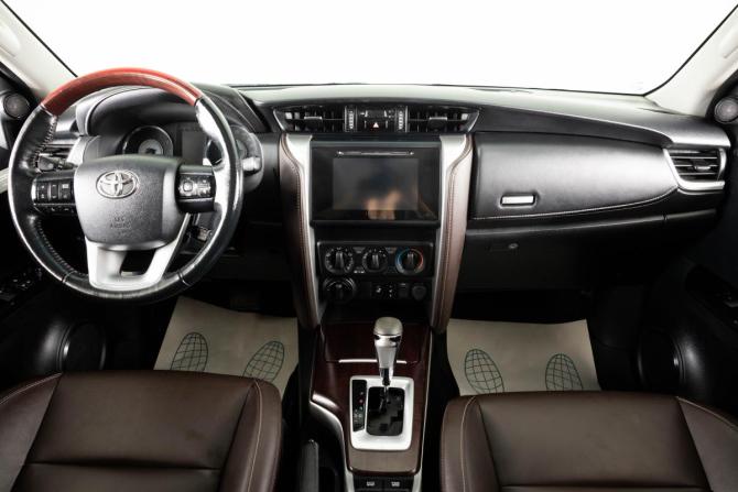 Toyota Fortuner II с пробегом 2018 года, цена 2 839 000 рублей, 327900 км, внедорожник, Автокод Объявления