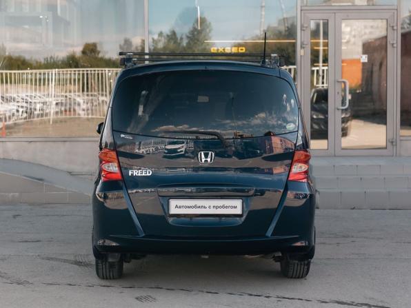 Honda Freed I с пробегом 2010 года, цена 950 000 рублей, 182003 км, компактвэн, Автокод Объявления