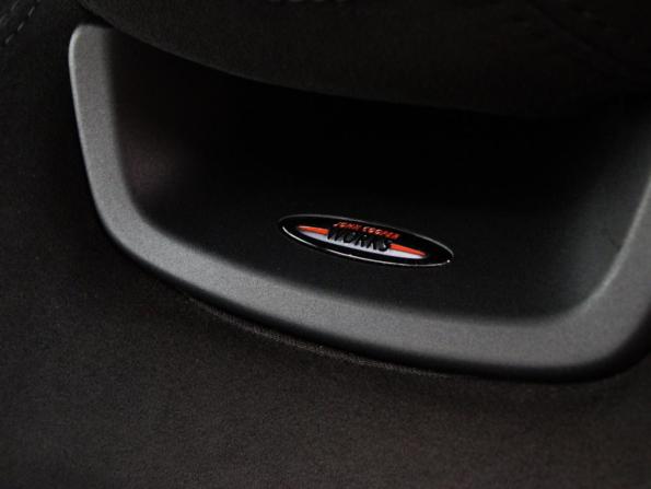 Mini Hatch III (F55/F56) Рестайлинг с пробегом 2020 года, цена 2 950 000 рублей, 66950 км, хэтчбек, Автокод Объявления