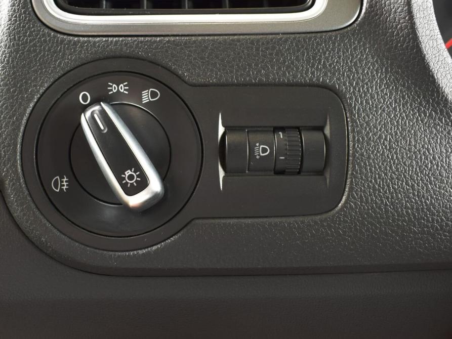 Volkswagen Polo V Рестайлинг Кемерово  - изображение 16