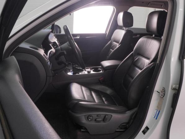 Volkswagen Touareg II с пробегом 2012 года, цена 1 939 000 рублей, 299196 км, внедорожник, Автокод Объявления