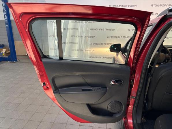 Renault Sandero II с пробегом 2018 года, цена 999 000 рублей, 181379 км, хэтчбек, Автокод Объявления