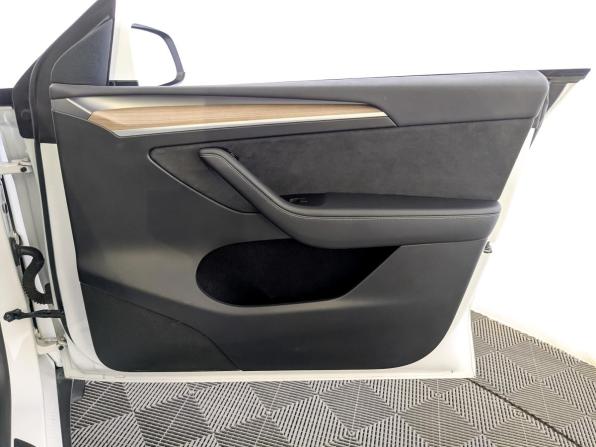 Tesla Model Y I с пробегом 2021 года, цена 4 100 000 рублей, 65205 км, внедорожник, Автокод Объявления