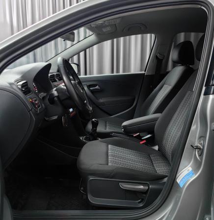 Volkswagen Polo V Рестайлинг с пробегом 2018 года, цена 1 055 000 рублей, 106795 км, седан, Автокод Объявления