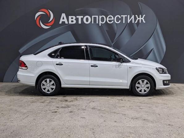 Volkswagen Polo V Рестайлинг с пробегом 2018 года, цена 995 000 рублей, 99150 км, седан, Автокод Объявления