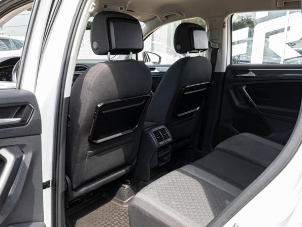 Volkswagen Tiguan II с пробегом 2017 года, цена 2 315 000 рублей, 186299 км, внедорожник, Автокод Объявления