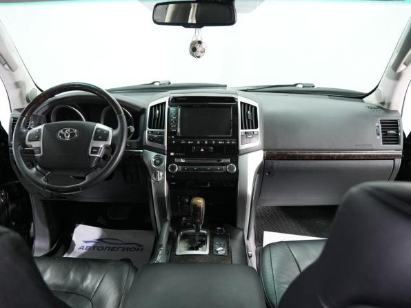 Toyota Land Cruiser 200 Series Рестайлинг 1 с пробегом 2012 года, цена 4 250 000 рублей, 198456 км, внедорожник, Автокод Объявления