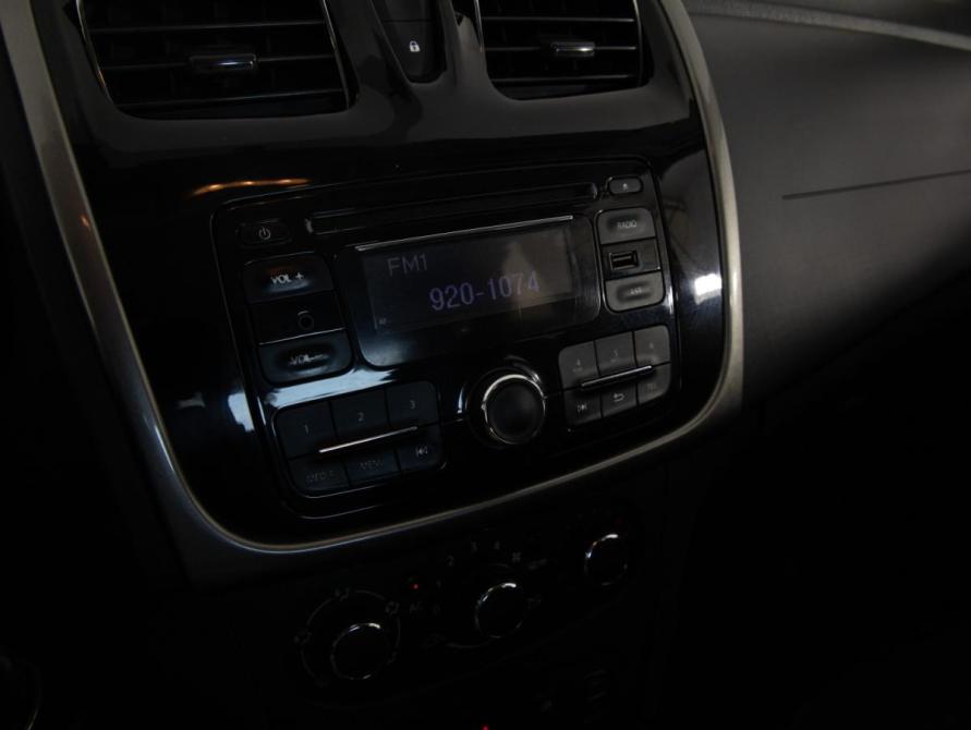 Renault Logan II Санкт-Петербург  - изображение 14