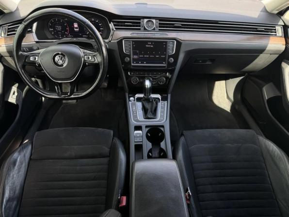 Volkswagen Passat B8 с пробегом 2017 года, цена 1 989 000 рублей, 159555 км, седан, Автокод Объявления