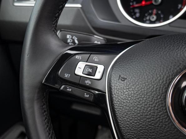 Volkswagen Tiguan II с пробегом 2019 года, цена 2 219 000 рублей, 101620 км, внедорожник, Автокод Объявления