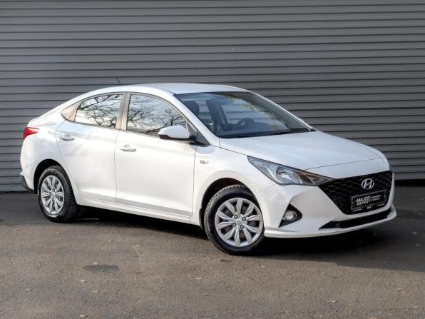 Hyundai Solaris II Рестайлинг с пробегом 2022 года, цена 1 530 000 рублей, 65904 км, седан, Автокод Объявления