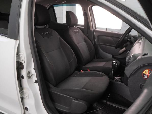 Renault Logan II Рестайлинг с пробегом 2019 года, цена 1 299 000 рублей, 97221 км, седан, Автокод Объявления