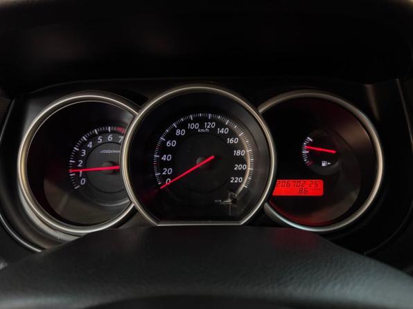 Nissan Tiida I Рестайлинг с пробегом 2013 года, цена 650 000 рублей, 206702 км, хэтчбек, Автокод Объявления