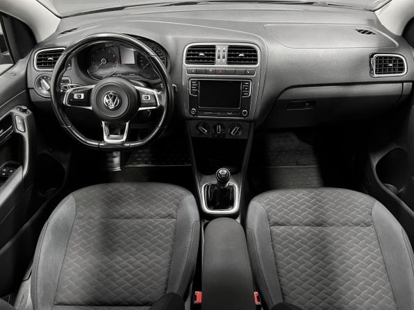 Volkswagen Polo V Рестайлинг с пробегом 2019 года, цена 1 295 000 рублей, 77344 км, седан, Автокод Объявления