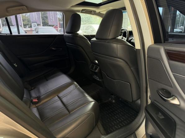 Lexus ES VII с пробегом 2019 года, цена 3 190 000 рублей, 141170 км, седан, Автокод Объявления