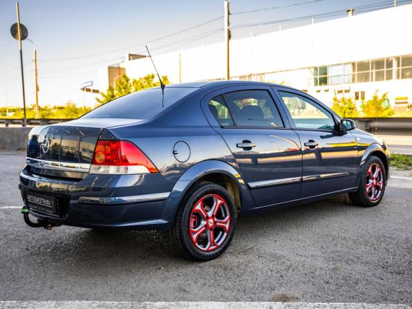Opel Astra H Рестайлинг с пробегом 2008 года, цена 498 000 рублей, 219353 км, седан, Автокод Объявления