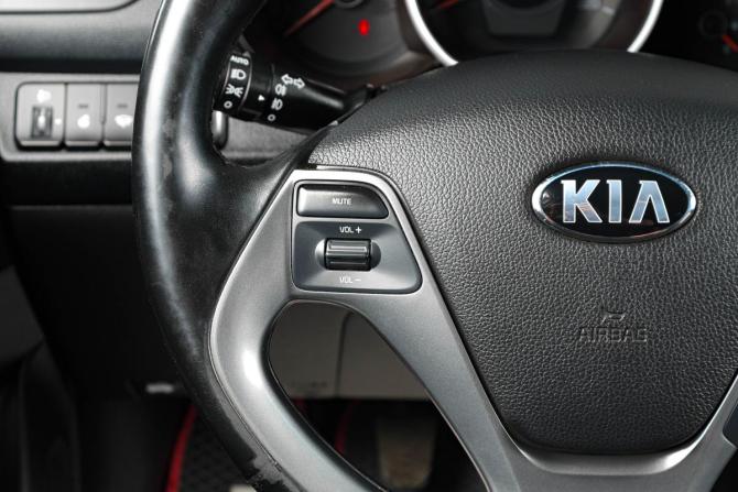 Kia Rio III Рестайлинг с пробегом 2016 года, цена 999 000 рублей, 252000 км, седан, Автокод Объявления