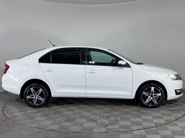 Skoda Rapid I Рестайлинг с пробегом 2017 года, цена 1 299 999 рублей, 99718 км, лифтбек, Автокод Объявления