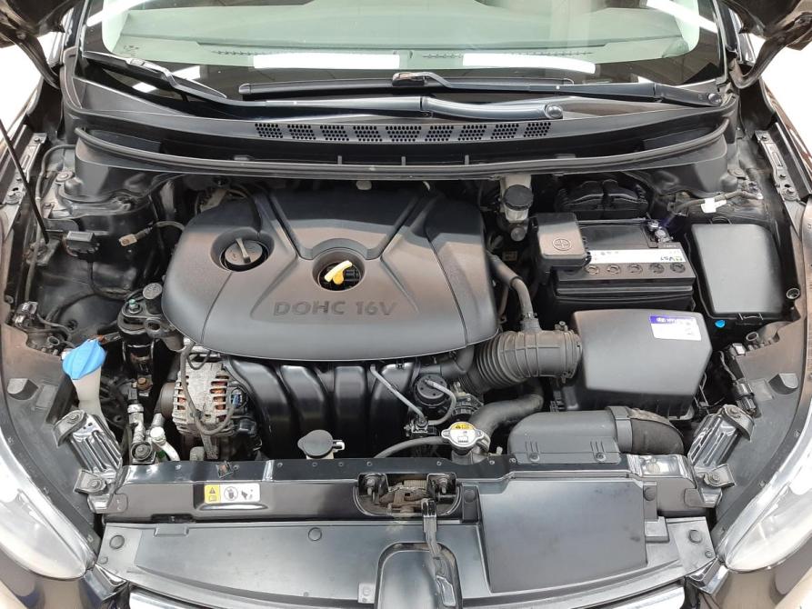 Hyundai Elantra V (MD) Рестайлинг Москва  - изображение 7