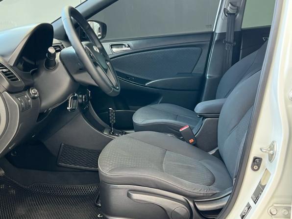 Hyundai Solaris I с пробегом 2012 года, цена 849 000 рублей, 180008 км, хэтчбек, Автокод Объявления